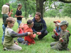 Volker with kinder group